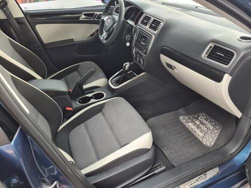 Imagen 12 de 15 de Volkswagen Jetta Live 2.0l L4 115hp Tip 2016