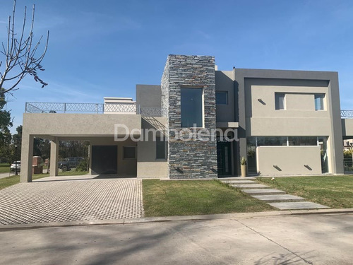 Casa En Venta - La Candelaria- Bella Vista- San Miguel