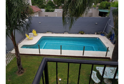 Venta Casa + Depto. Merlo Apto Credito. Calle Mitre Al 2000