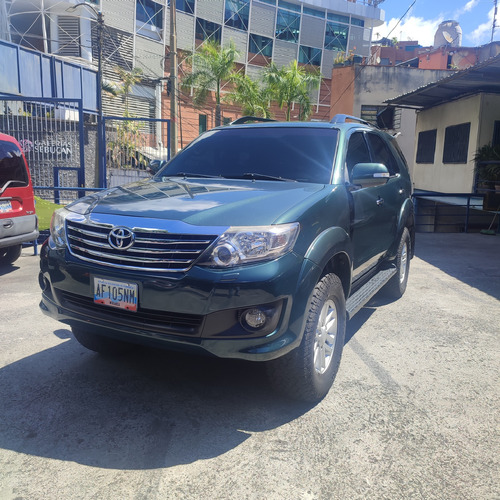 Toyota  Fortuner  4x4