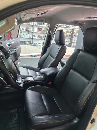 Toyota Fortuner 2.7 Srv