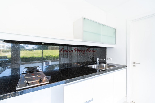 Imagen 10 de 29 de Venta Apartamento En Playa Brava A Pasos Del Mar 2 Dormitorios