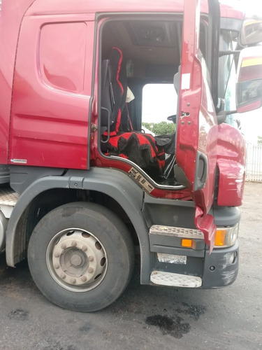 Scania P-310 8x2 Ano: 2015 - 4º Eixo - Baú Novissima