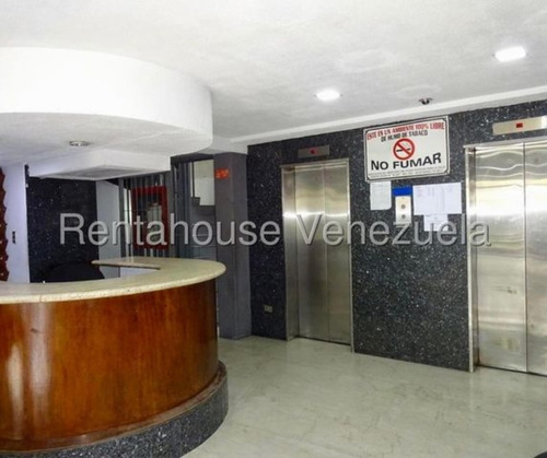 El Recreo En Alquiler Oficina Remodelada, Con Mobiliario.