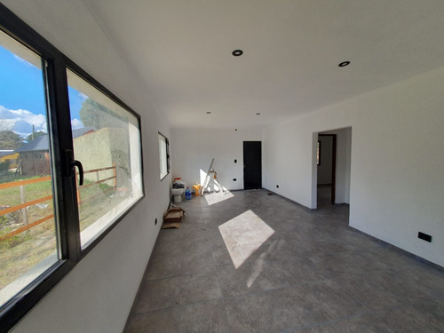 Casa A Estrenar 3 Ambientes Con Parrilla Y Entrada Para Vehículo - Financiada