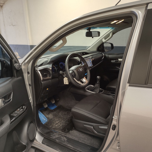 Toyota Hilux 2.8 Cd Srv 177cv 4x2 Mt