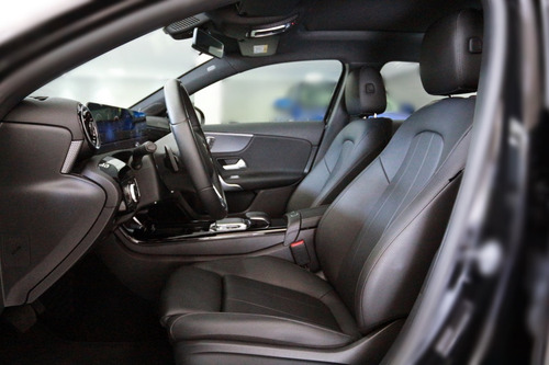 Imagem 9 de 15 de Mercedes Benz A250 2.0 Vision Hacth 2019/2020