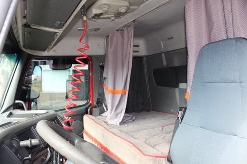 Imagem 9 de 11 de Volvo Fh460 6x2 2012 Vermelho