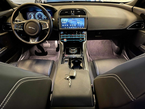 Imagem 6 de 15 de Jaguar Xe 2.0 Ingenium P250 2018 R Sport 60.000km Com Teto