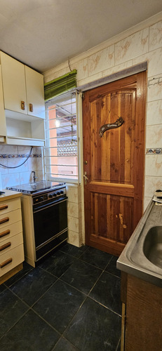 Casa Paradero 12. 3 Dormitorios, 1 Baño, Estacionamientos.