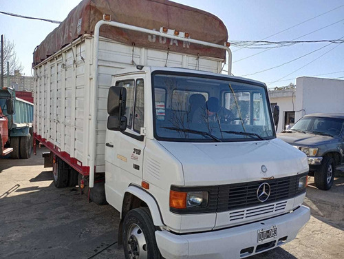 Imagen 1 de 7 de Mercedes Benz 710