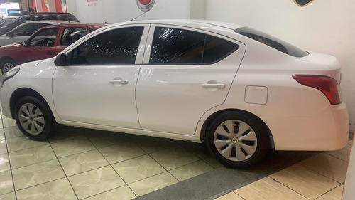 Imagem 3 de 4 de Nissan Versa 2019 1.0 12v Conforto 4p