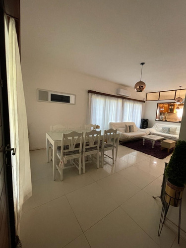 Casa En Floresta