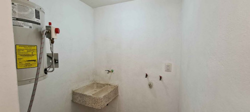 Casa En Nogales, San Nicolas Totolpan, Cdmx. Ch3-za
