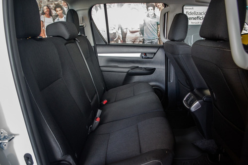Imagen 15 de 18 de Toyota Hilux Srv 4x4 Aut 2021