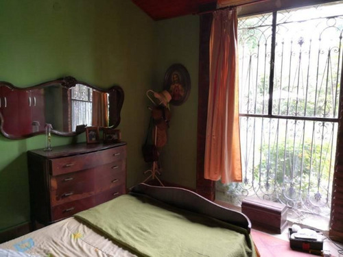 Imagen 12 de 29 de Casa Quinta De Tres Dormitorios, Dos Baños, Quincho, Dos Piletas Y Parque De 2086 M2