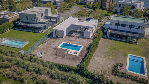 Casa 4 Ambientes En El Canton Golf - Pg