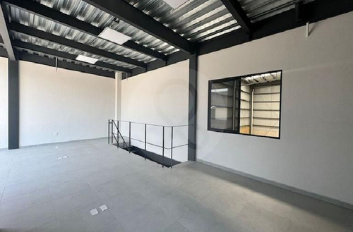 Bodega Comercial En Renta En Pueblo San Sebastianito