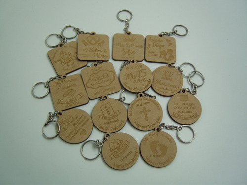 Imagen 4 de 5 de Llaveros De Madera Xv Años Regalo 20 Pzs Grabado Láser