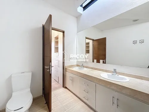 Casa En Venta En Juriquilla