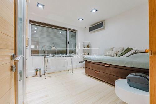 Casa En Venta De 5 Dorm. En Sector La Reserva Chicureo