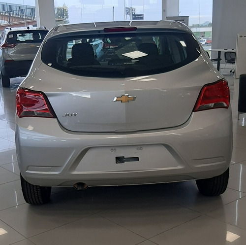 Imagen 2 de 20 de Chevrolet Onix 1.4 Joy 5 Puertas Base 2023