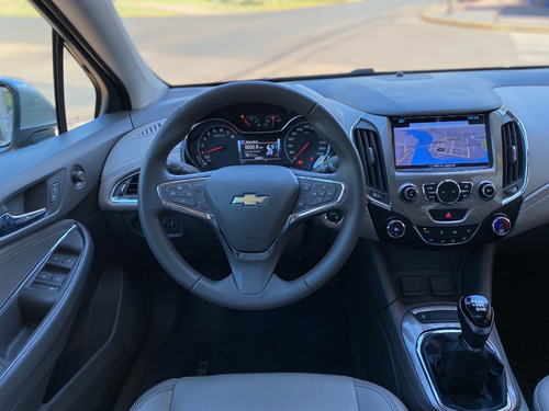 Imagen 15 de 25 de Chevrolet Cruze Ltz 2017 Debajo De Info