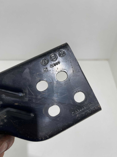 Suporte Inferior Radiador L.e Fiat Uno Vivace 2014 51884491 (Usado)