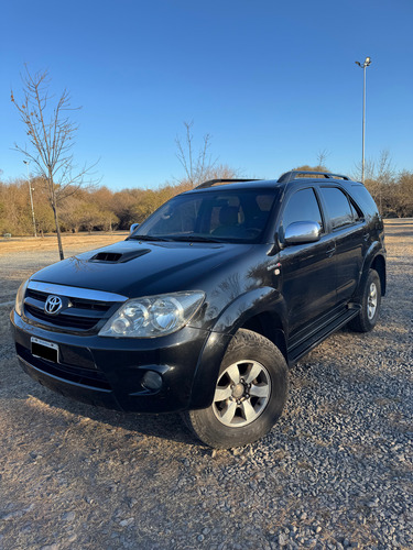Toyota Hilux SW4 3.0 SRV 4x4 CUERO AT