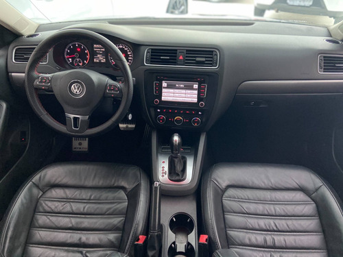 Volkswagen Jetta 2.0 Tsi Highline 211cv Gasolina 4p