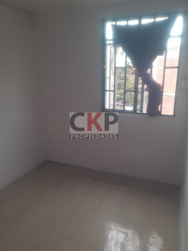 Depto. Piso 3. 3d+1b. Poniente Subsidios. Metro. Lo Prad
