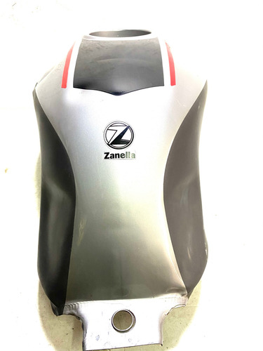 Imagen 3 de 11 de Tanque De Nafta Gris Con Negro Con Detalles Zanella Cuotas