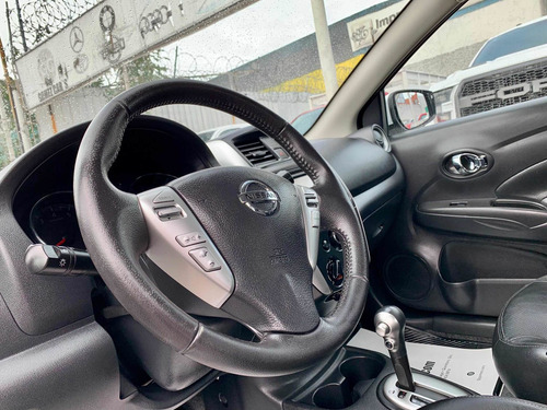 Imagen 4 de 15 de Nissan Versa 2015 1.6 Exclusive Navi At