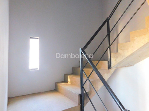 Imagen 8 de 27 de Oficina En Venta O Permuta Ubicado En Moreno, Moreno
