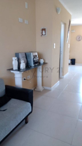 Imagen 8 de 25 de Paseo 137 E/1 Y 2 Villa Gesell, Departamento Amueblado En Venta De 2 Dormitorios