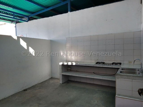 Galpón En Venta Centro De Barquisimeto Kenlimar Nieto 23-16483