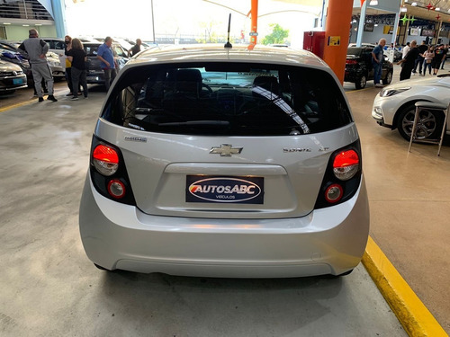 Imagem 17 de 20 de Chevrolet Sonic 1.6 Lt 2014 Novíssimo