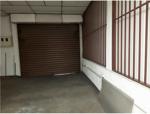 Imagen 3 de 11 de Alquilo Local En Catia Pb Puerta A Calle