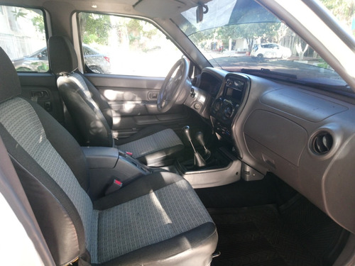Nissan Frontier 4x4 Diesel 2013
