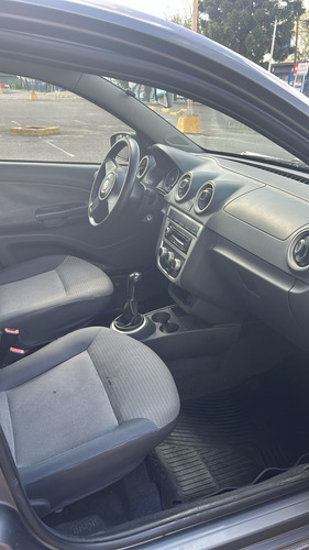 Volkswagen Voyage 1.6 Comfortline 101cv