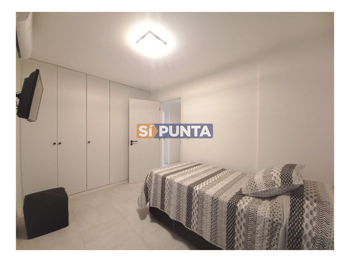Imagen 19 de 27 de Vende Apartamento De 2 Dormitorios Y Medio En Chiverta, Reciclado Completo. Punta Del Este
