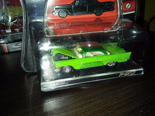 Perudiecast Road Signature Chrysler 300c 1957 Escala 1:64