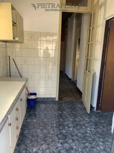 Casa En Alquiler, 3 Dormitorios, 1 Baño, Patio, Cochera. Cerro.