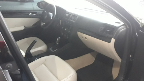 Imagem 4 de 14 de Volkswagen Jetta 2013 2.0 Comfortline Flex 4p Automática
