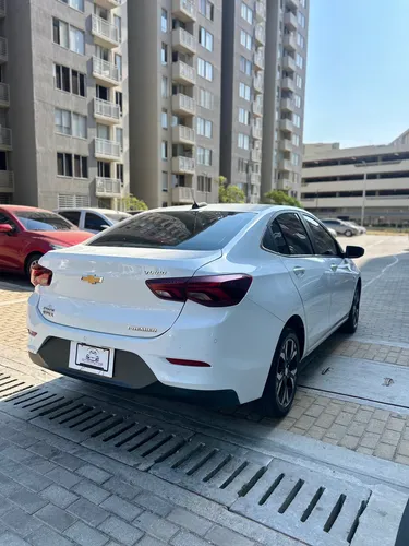 Chevrolet Onix 1.0T Premier Sedan At