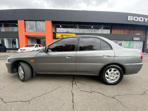 Mitsubishi Lancer 1.6 Glxi