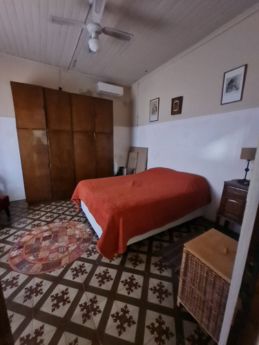 Apta Crédito!!! Excelente Oportunidad A La Venta, Se Trata De Una Propiedad Ubicada En La Calle Hipólito Yrigoyen 1200.