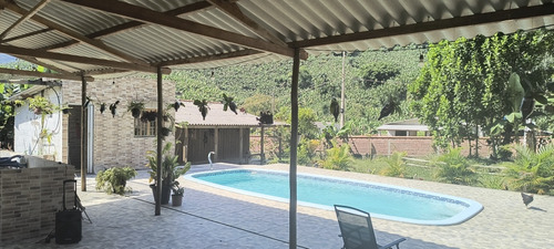 Chácara Com Duas Casas E Piscina