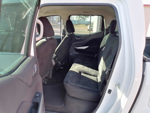 Imagen 12 de 14 de Nissan Np300 Frontier 2018 2.5 Le Aa Mt