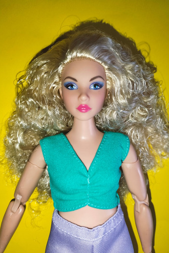 Barbie Looks Curvy #16, Andra, Barbie Made To Move, The Look (Usado)